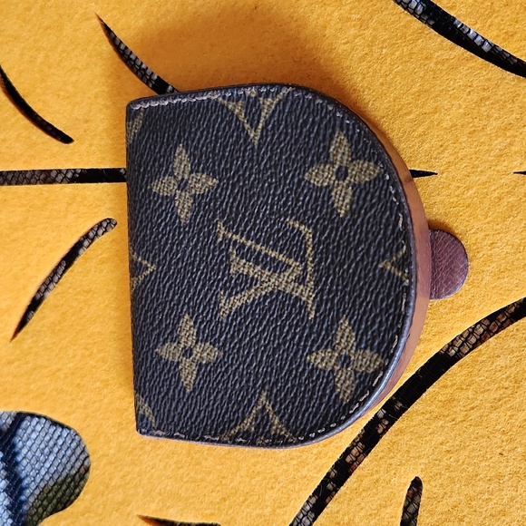 Louis Vuitton Other - AUTHENTIC LOUIS VUITTON RARE COIN PORTE- MONETTE POUCH